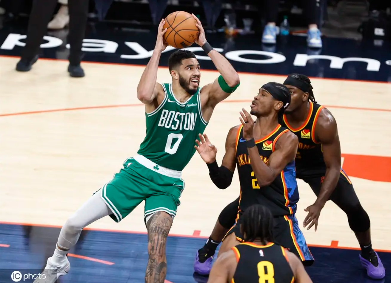 爱游戏-俄克拉荷马雷霆今晚豪取连胜，志在NBA常规赛名次提升，引发热议，更衣室氛围转暖的简单介绍